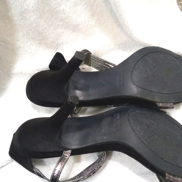 Kenneth Cole Reaction Black/Silver Leather 4" High Heel - Picture 5 of 7